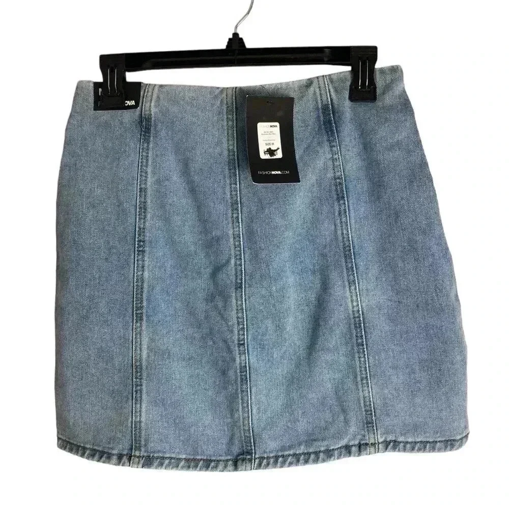 Fashion Nova NWT jean skirt size‎ medium